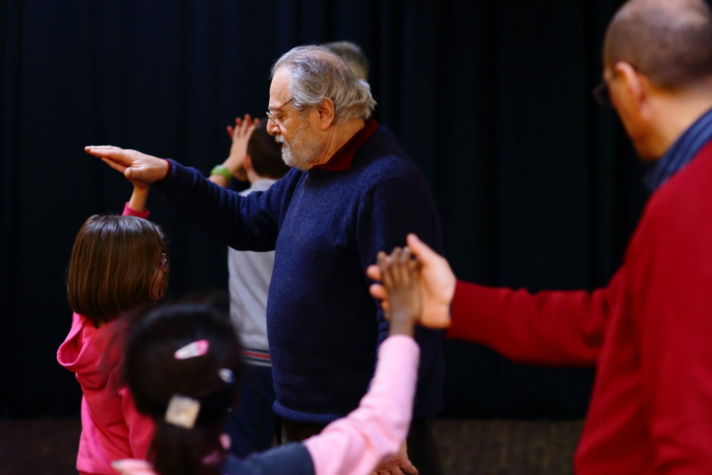 incontro tra generazioni a teatro