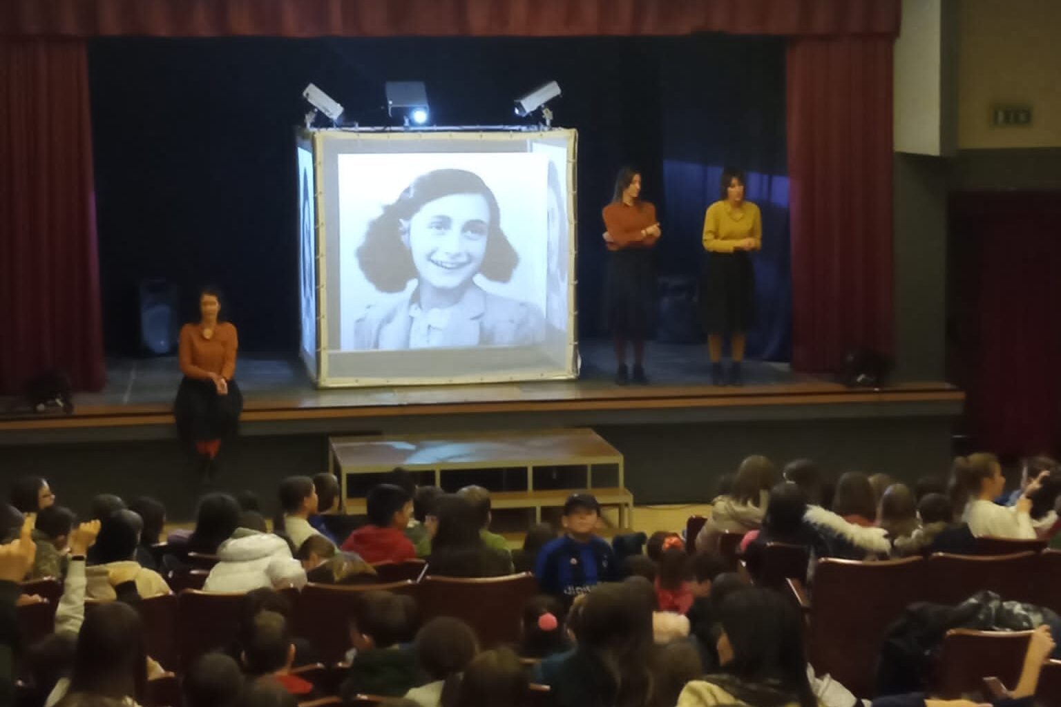 Il diario di Anna Frank raccontato ai ragazzi di TeatroGruppo Popolare