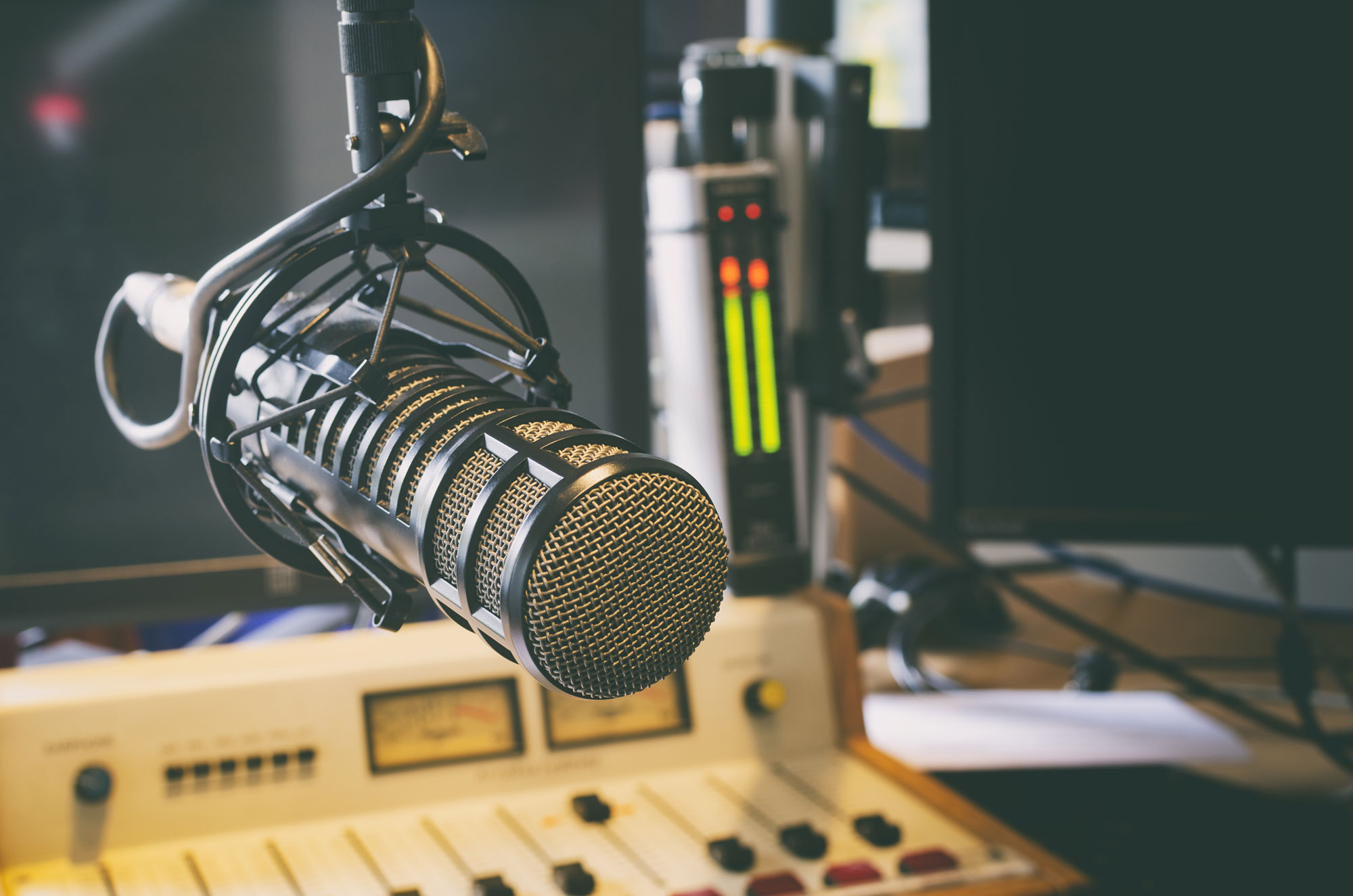 Corsi estivi di teatro per adulti - scrivere un radiodramma